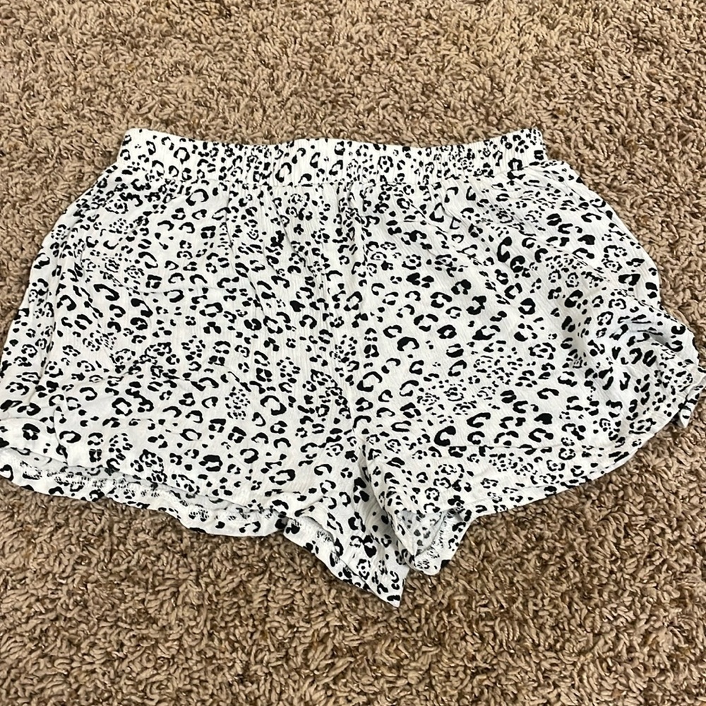 Zsupply stretchy shorts size medium 10-12